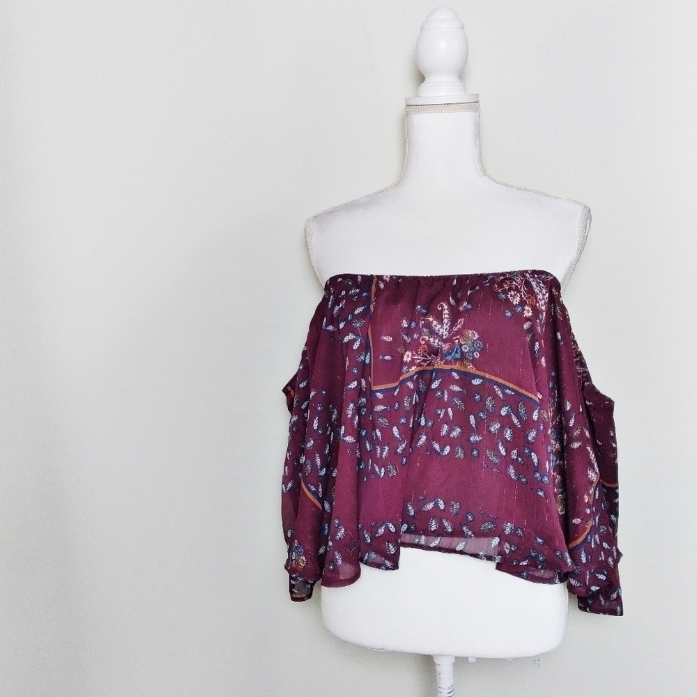 Romeo and Juliet Couture Off Shoulder Blouse Med